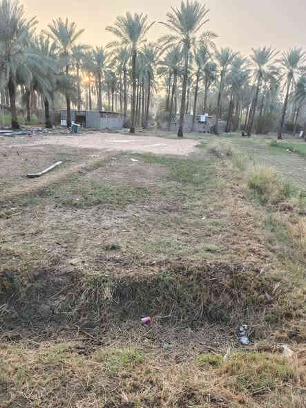 قطعه أرض المساحه ٦٠٠متر متوفره بيها كامل خدمات ماء اساله وكهرباء خلف مدرسه العروبه تبعد عن شارع قريه البوعلوان شارع ابوالطياره ١٠٠متر تصلح سكن ومزرعه طابو زراعي سند ٢٥ تحويل مباشر بل طابو السعر ١٩مليون ***********
