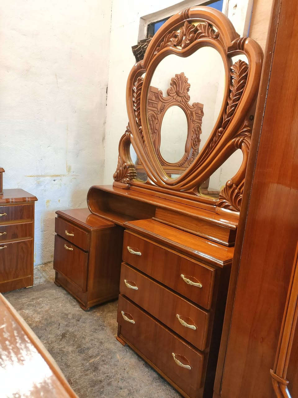 #متابعينا_الكرام 
#غرفه_نوم_ستة_ابواب_ناصي_بدون_ملحق شغل عراقي فصال توصيه درجة اولى ثقيل  نقش سوري دنك زاوية اسلاميه ✨ ضهر حل وشد براغي 🔖 
 مستعدون لشراء غرف النوم والقناصير المستخدمة
للاستفسار مراسله الصفحه او الاتصال على  الارقام التالية 
***********📲 واتساب 
***********📲 
📍 العنوان موصل الجانب الايمن دوره الزنجيلي📍
💙تابعو صفحتنه ليصلكم كل ماهو جديد وحصري💙
