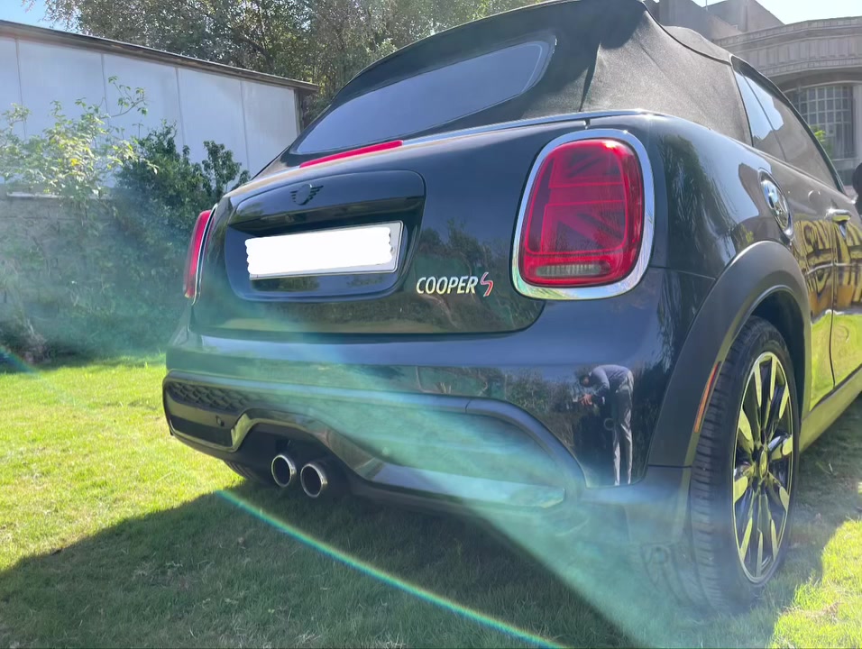 مني كوبرcooper S
اعلى مواصفات 
ماشيه 28  الف  
محرك 2.0 لتر ٤ سلندر تيربو
السياره عليها اكزوزت سستم بلادي من الوكاله
   مواصفات:
كشف  نظامين بيه. نظام الفتحه  ونظام الكشف 
كامرا خلفيه. حساسات امامي خلفي. كراسي جلد. تدفئه كراسي. جنطه شفط. كشف. مثبت سرعه. زنون. قياده شبه ذاتيه. رادار امامي. مانع تصادم. لايت تفاعلي. كشف. بصمة ابواب. 
 بعد بيها هوايه مواصفات 
.السياره وارد امريكي بيها صبغ صندوق خلفي فقط  صبغ 
  سياره رقم شمالي. باسمي تحويل مباشر  
والسياره جديده بمعنى كلمه مابيه اي نقص
 
السعر 17الف دولار وبيه مجال بسيط 
مكان بغداد شارع فلسطين 
رقم الهاتف ***********
