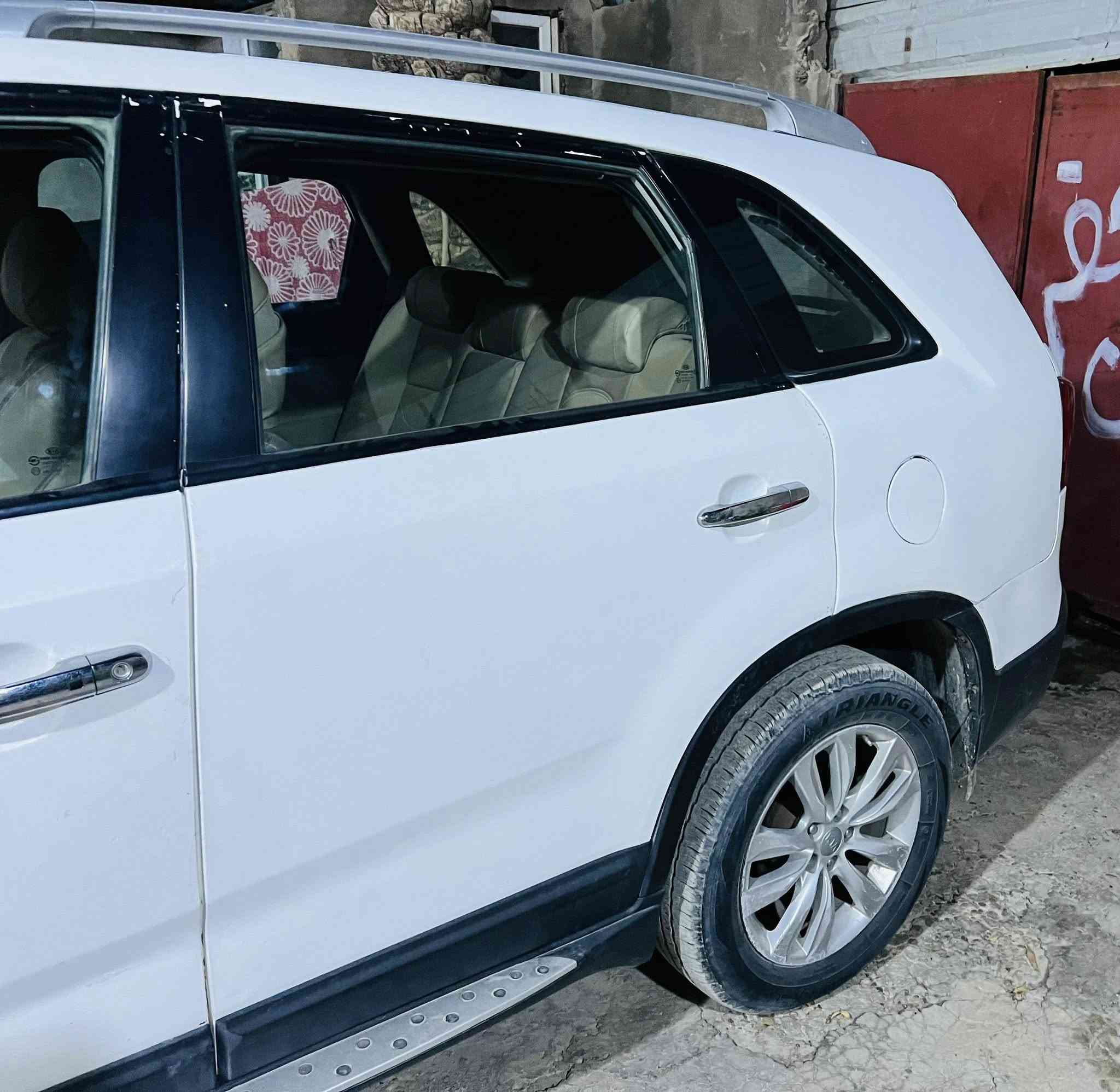 السلام عليكم سورنتو موديل 2012 فول عده الفتحه رقم بغداد 
حادثه خلفي مصبوغه عام مكينه 4 سلندر سعره ب100 وبيه مجال مكاني بابل رقم ***********
