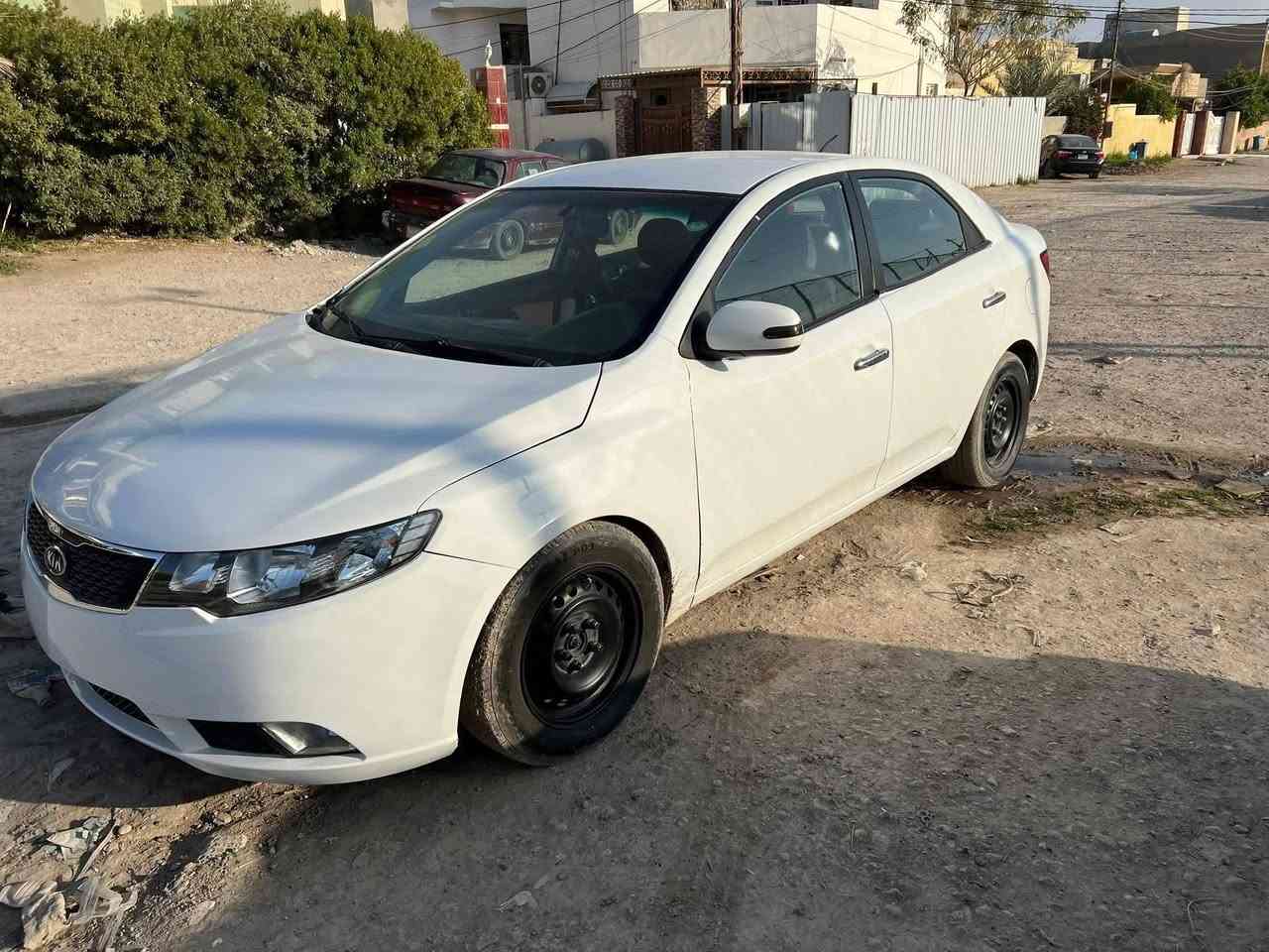 السلام عليكم للبيع كيا سيراتو موديل 10 رقم أربيل دولي هزه جديده //// السعر 85   هاتف ***********
