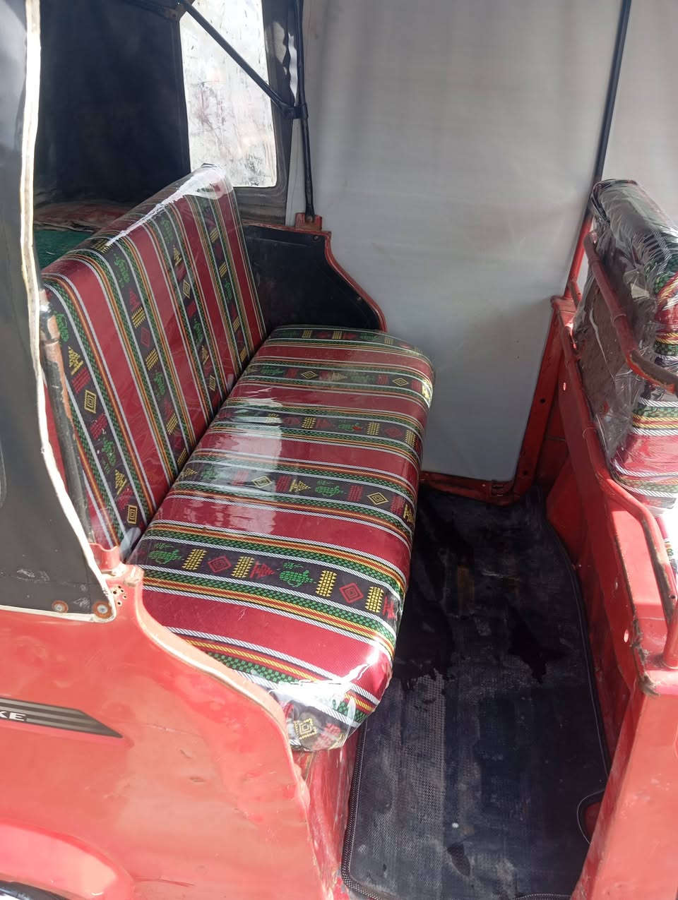 سلام عليكم تكتك للبيع 18اوراق تكتك جاهزه  كبل لشارع لا ضربه ولا صبغ مكينه تجفيت جديد كلجات جدد السعر 2600وبيهه مجال العنوان بغداد المحموديه الرقم***********
