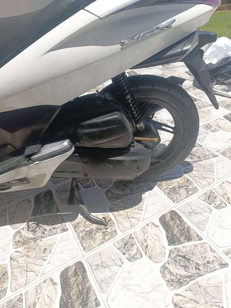 سلام عليكم....
دراجة (PSX)...(جيل الاول)  
🛵للبيع  
دراجة شلعه معدل كهربائيات كلهه شغاله 
دراجة جديده  بلادية
أي نقص مابيهة مكينه 150 
جيب فيتر وتعال افحص
العنوان  ديالى بلدروز رقم ***********  سعر مليون 350 بيها مجال حك جيه

