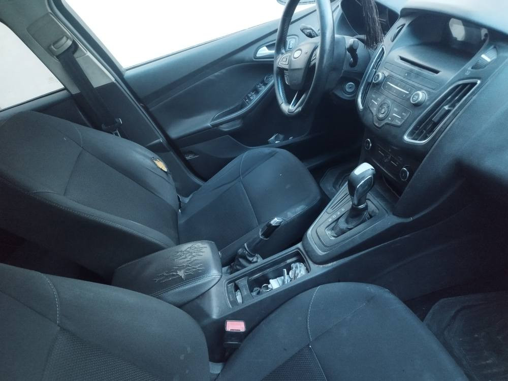 فۆرد فۆکەس. 2016.بەنزین.  ساغ و گێڕ تۆماتیک و جام کارەبایی و جام ئۆتۆماتیک و بیلاد جام ڕەش. ئاوێنە کارەبایی و ئاوێنە خەوتو. ویل کەپی بیلادی و قفڵ مەرکەزی وسویچ کۆنتڕۆڵ و ناو ڕەش و سوکان ڤۆلیۆم و دارو بەردی هەیە. سەقف و بڕاوە بەشەرت. مەنەفێستی ئەسڵی ابراهیم خەلیلە و ئەسڵ ڕەقەم تورکیایە. وای بۆدەچم ئی مەحسون قرمزی بوبێ. نرخی تەنها ٥۰گەڵا. لەپەنا بەلاشیەیە.....*********** رانية, السليمانية
