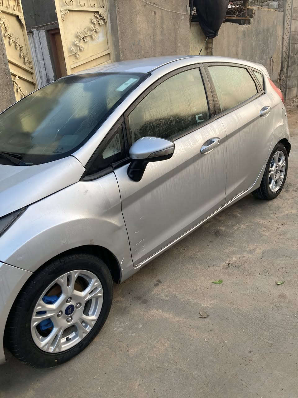 سلام عليكم فورد فيستا مديل 16 بيه مكينه وكير كورلا الحديث بيكاتشو نقصها باور استيرن تخم تاير جديد قبل شهر وباتري كوري الأصلي تبريد شغال بأسمي قبل شهر حولته مداور اشوكت ما تريد مستعجل على البيع سبب البيع سويت عمليه لهلي وتقرضتهن ومحتاج اريد اسددهن سعر 45 ورقه 
شراي يجي وبي خير ويدلل مكاني بالغراف هاذه رقمي ***********

