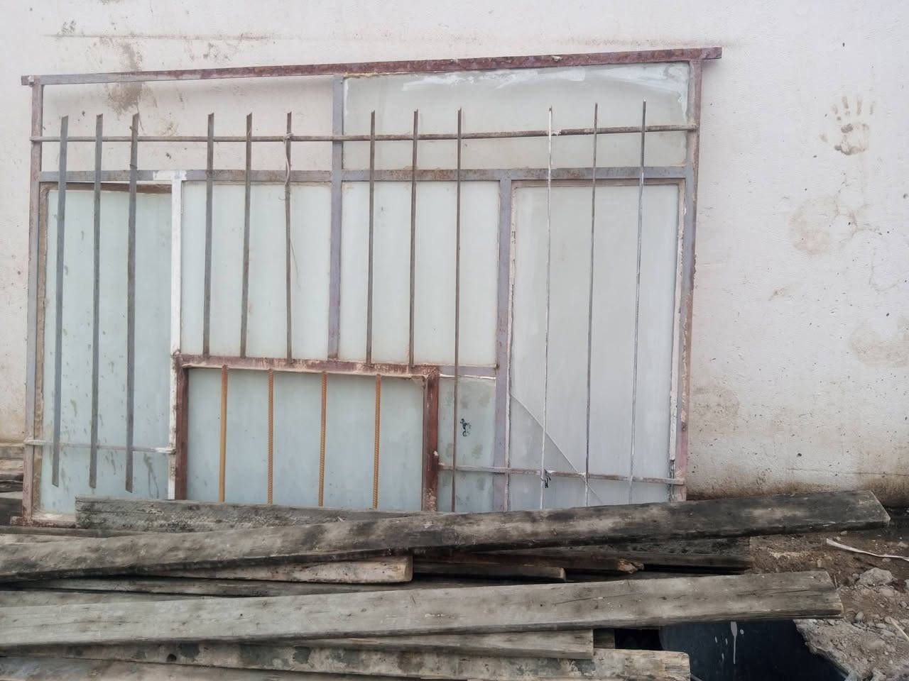 للبيع باب اوشباك ***********
