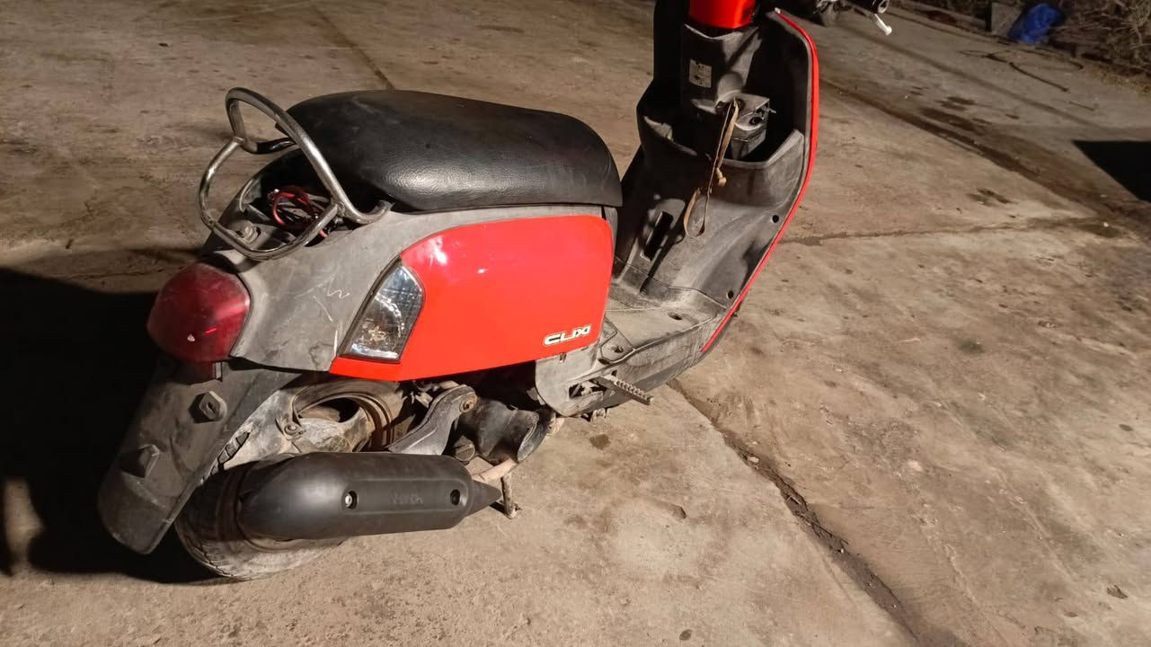 سلام عليكم دراجة بوليس للبيع كامله ما بيه اي نقص بس قبق الباتري مكينه برغي ما مفتوح بيهه الدراجة  كفر تايواني  سعر 700 مكاني بغداد الشعله لستفسار على الرقم ***********
