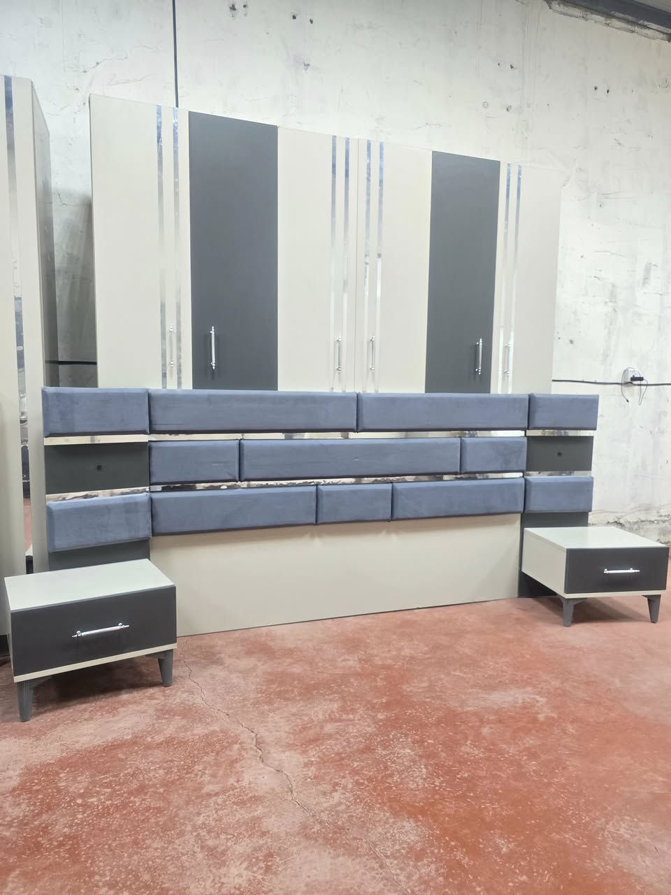 💎🔥 غرفة تركي مستخدم – 6 قطع كاملة 💎
💯 نظافة 100% |  نظام أبواب مرتبه 
💸 السعر: 525 قفل
🪛 شد مجاني + 🚚 نقل مجاني للحجز اخذ سكرين وتفضل واتس اب *********** تتوفر انواع الغرف
