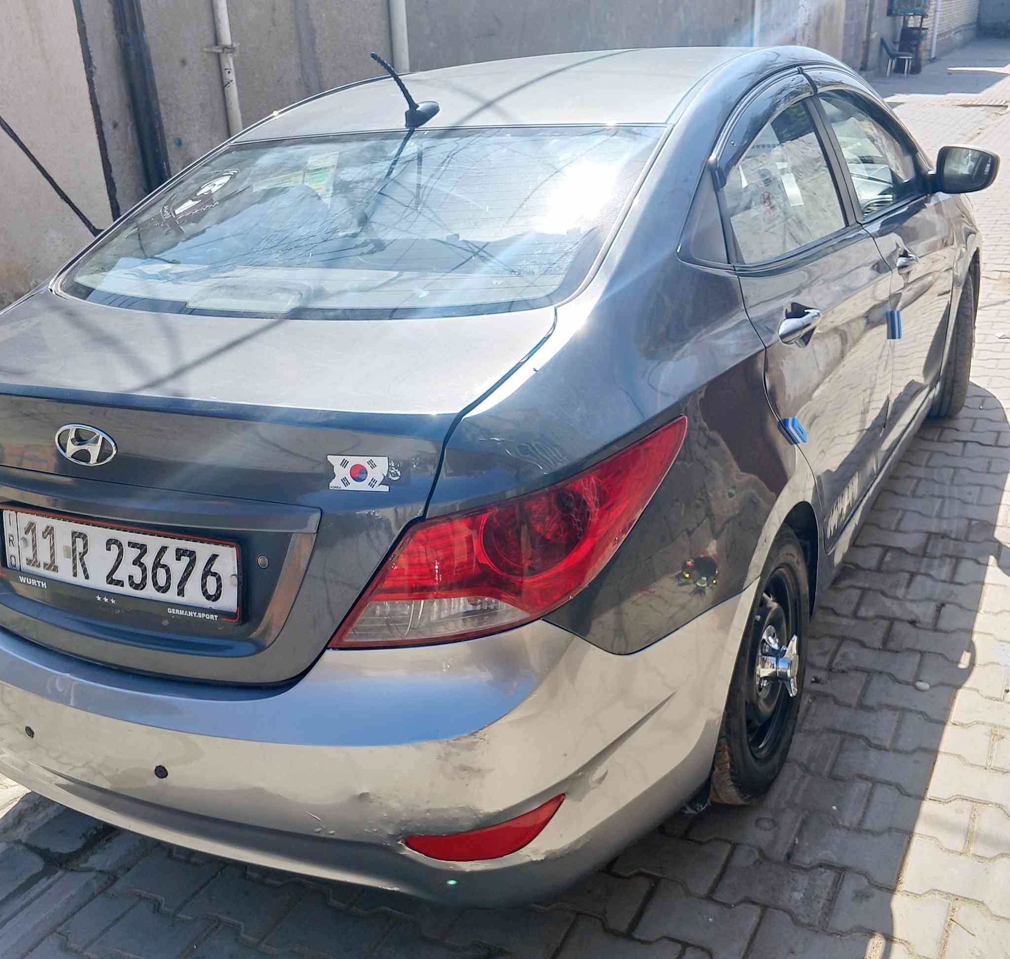 سلام عليكم مامتواجد على نت 
اكسنت مظلع موديل 2012 امريكي
بيهه 3 صبغ 
3 قطع كلير 
ابيع حزام 
حادث برانكيت شاصي والغد 
بي طخة راجع وبارد لاكص ولا لحم 
مكينه كير كفالة 
1600  مواصفات معروفة 
بيعه منضومة غاز 
مكان مدينة الصدر 
***********
