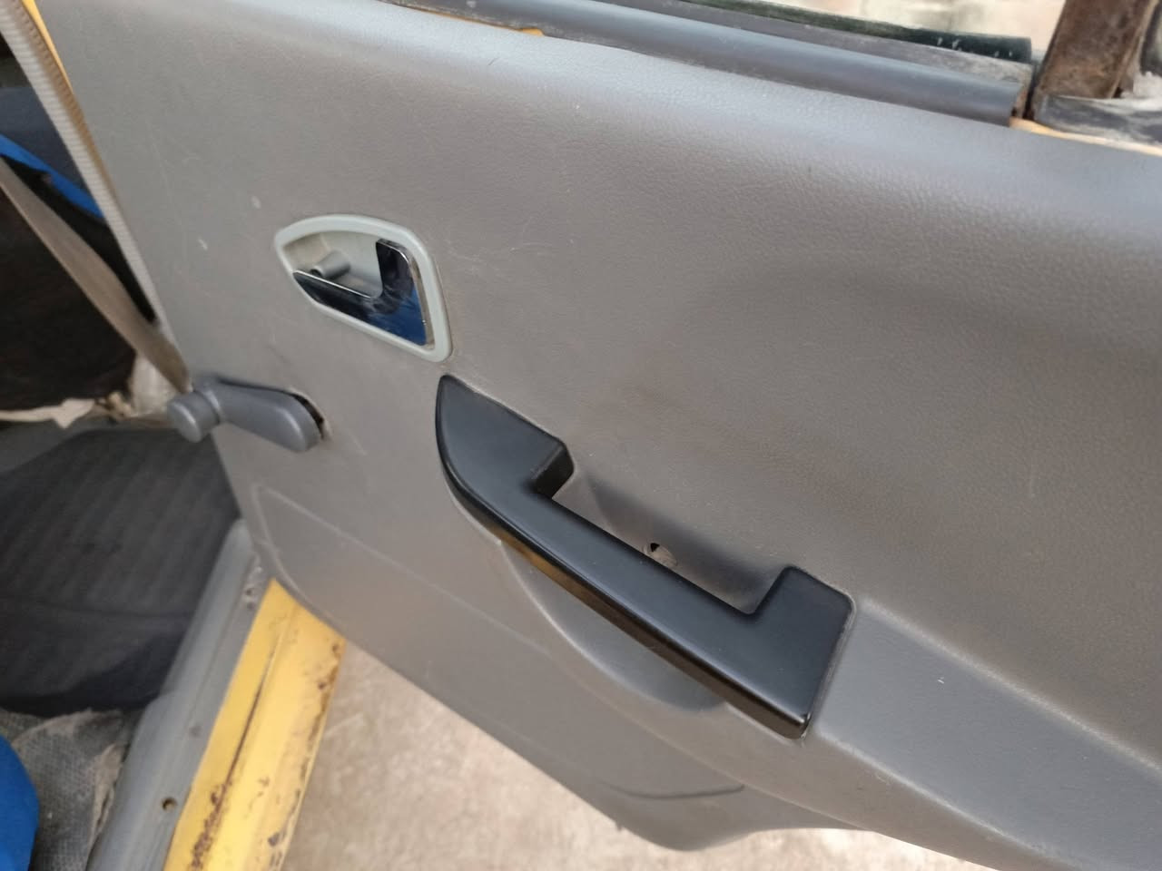 اخوان سايبه للبيع  رقم بغداد مديل 12بسمي تحويل ثاني يوم كير محرك تمام حداديه تمام كهربائيات كلهه شغاله كشرهه كدام العين ابيع بس تحويل هيئة وغرامه عله المشتري السعر 11ورقه عنوان بغداد حي النصر هاتف ***********
