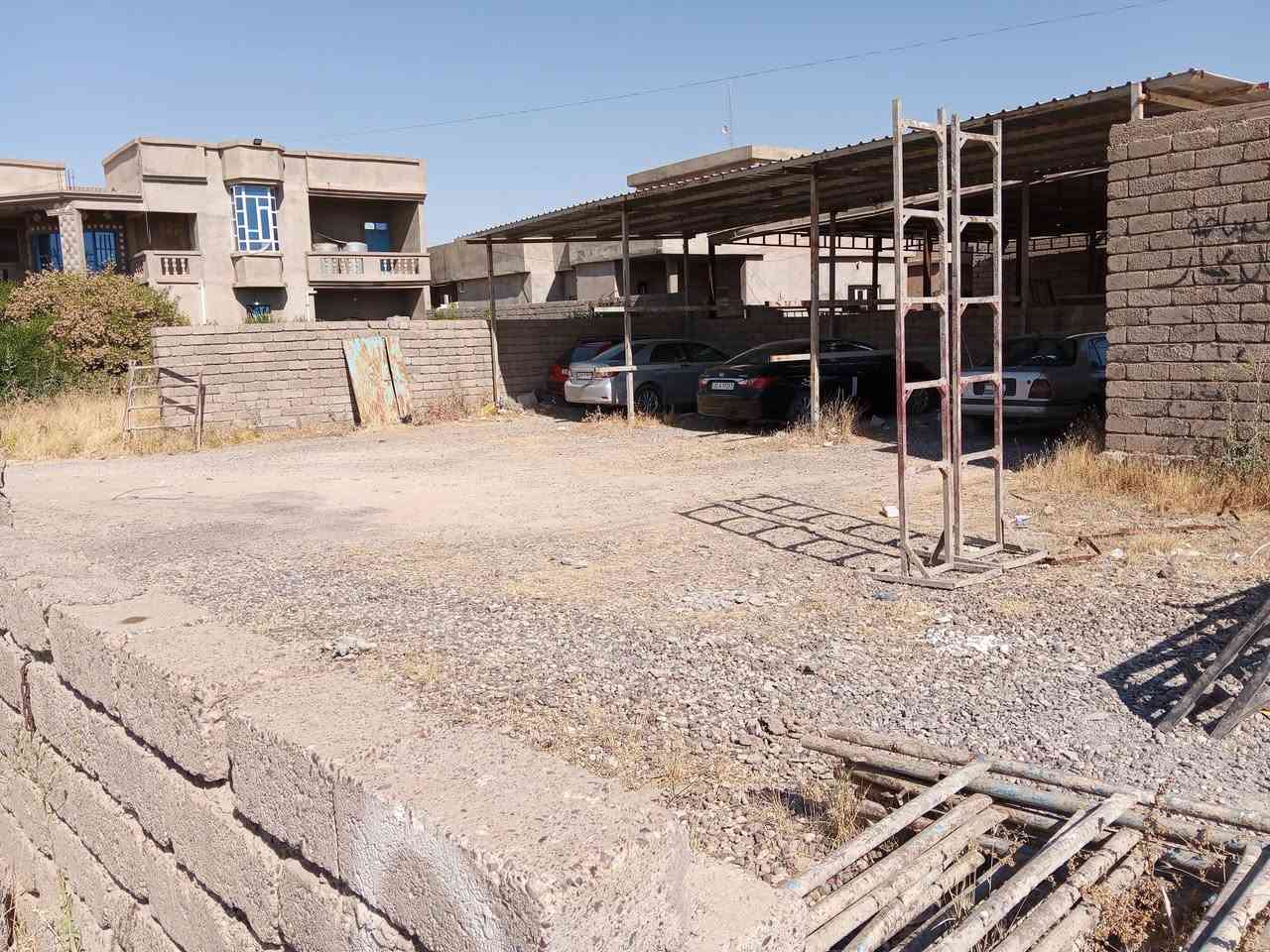 السلام عليكم
ساحة للبيع ركن تجاري على الشارع العام في بعاجه مقابل مدرسة بعاجه الابتدائيه تحتوي على سقيفه و سياج 
الاتصال على الارقام 
***********
‏‪***********‬‏
