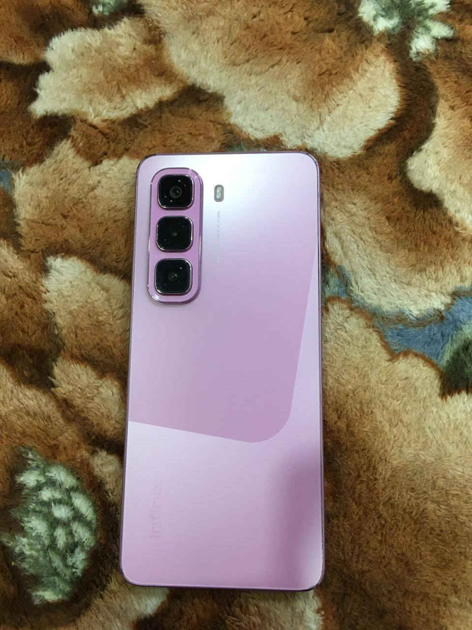 هوت 50 للبيع جهاز نضيف كارتون ملحقات كامله بصما بالصفحه و بصمت وجه ذاكرته 256 رام 12 جهاز كلش حلو مكان موصل ايسر *********** واتس او اتصال متواجد فيس سعرو 150 و بي مجال
