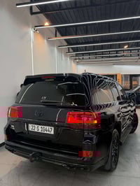 لاندكروز 2021 كفاله عامه ماشيه 79 الف حقيقي محرك 5700 السياره شركة ساز...