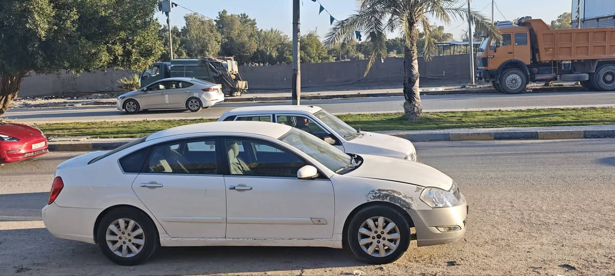 السلام عليكم رينو سافران 2009 سياره بيها تبديل بنيد وجاملغ سياره حلوه مال جنيان بيها مكانات عوزهن رش مرشيتهن تجي تشوف بعينك رقم بغداد انكليزي سنويه 2032 هزه جديده سياره متعوب عليها  سعرها 80 وبيها مجال حك الجيه***********
