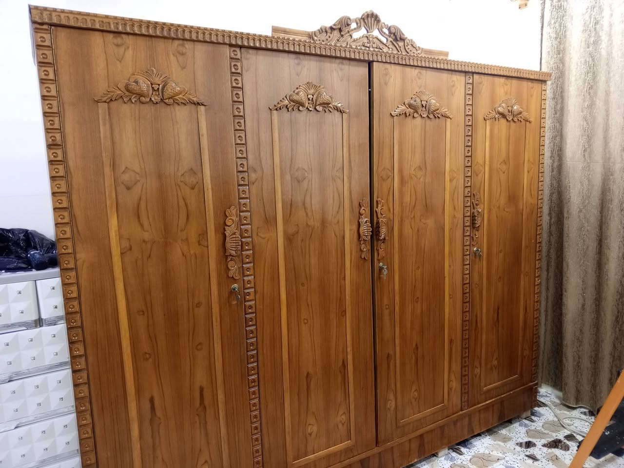 مرحبا أغراض للبيع للعنوان بعشيقة شارع النفوس القديم حي الجبل ***********
