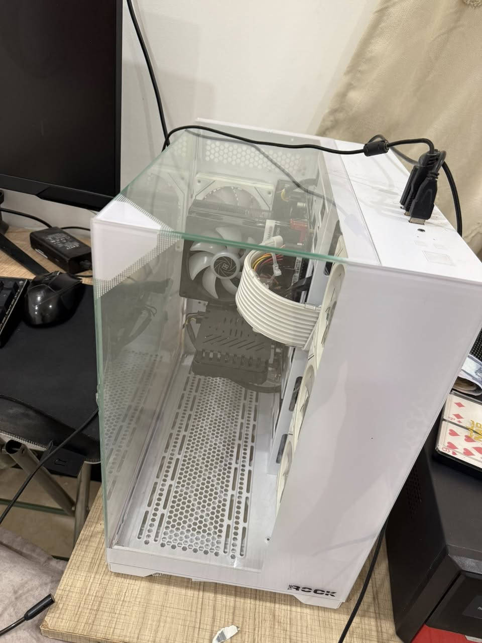 السلام عليكم تجميعه للبيع مواصفات

i5 9400f
رامات 16
هارد 1T
ssd12GB
RTX 3060 
*********** عنوان بغداد
السعر مليون 300 الف
