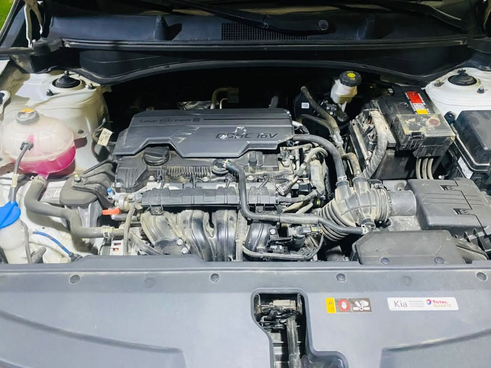 ⸻
السلام عليكم 

🚘 للبيع كيا سبورتج خليجي 2023

📍 رقم بغداد الجديد – السيارة باسمي 
هزة جديدة 

المواصفات:
✅ سقف بانوراما
✅ بصمة تشغيل وبصمة أبواب
✅ تشغيل عن بُعد
✅ شاشة Apple CarPlay
✅ كاميرا خلفية
✅ كشنات كهربائية مع تدفئة
✅ تبريد قطعتين
✅ رادار جانبي
✅ حساسات أمامية وخلفية
✅ هند بريك إلكتروني (بصمة)

ملاحظة:
🔹 السيارة بيها بارد بسيط كلش بل باب موضح بل صور 

💰 السعر المطلوب:205$ والشراي ما ارجعة 
📞 للاستفسار: ***********

📍 العنوان: بغداد – الكمالية
