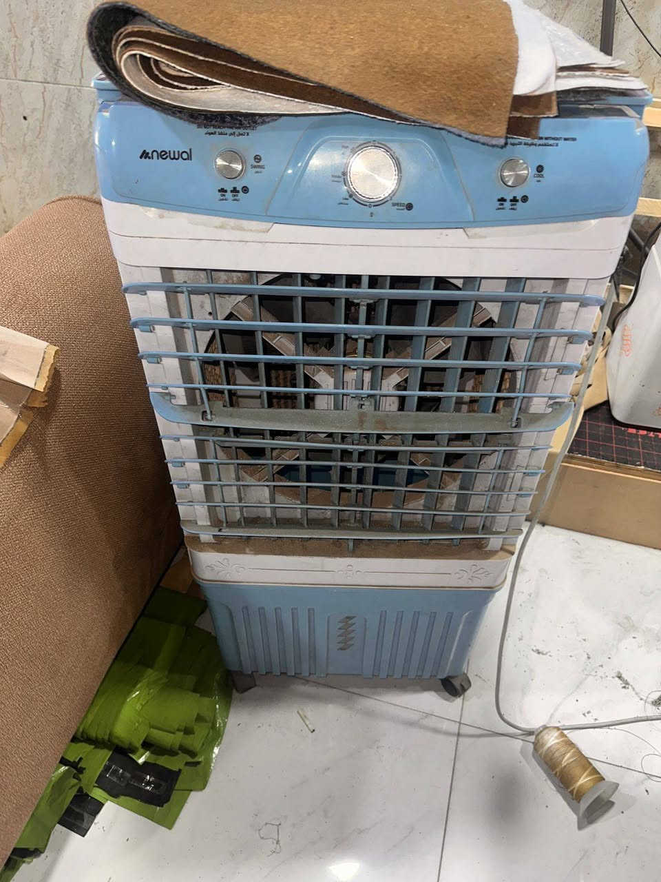 اغراض مستخدمة نظيفة واستخدام قليل
مكاني الشعب قرب جامع الشروفي 
الشراي يتصل ء***********
