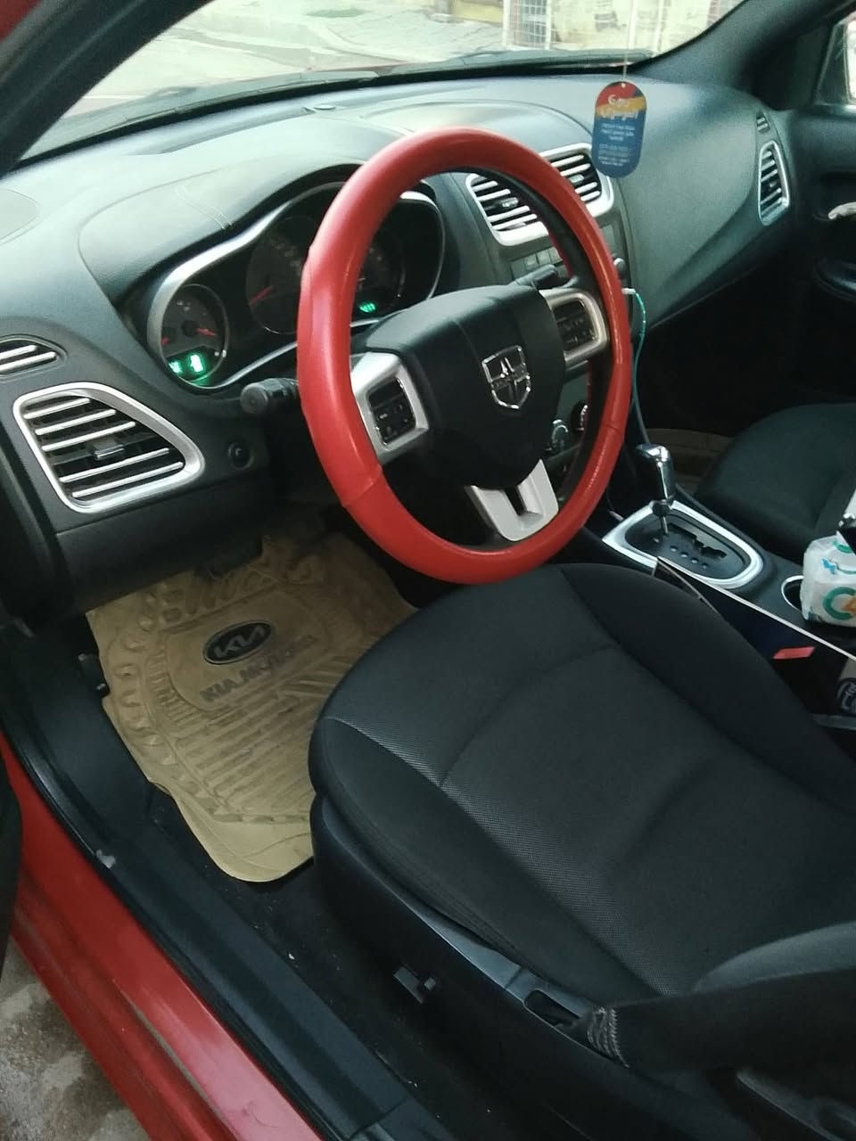 عندي سياره دوج افنجر ٢٠١١
رقم كربلاء بأسمي 
محرك ٢٤٠٠ 
٤سلندر
بيهه  خياس بسيط بالباب
للأستفسار الاتصال على الرقم 
السعر 88   
 (***********)
