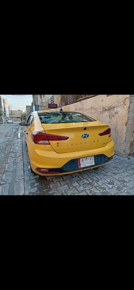 السلام عليكم 
النترا موديل 19 لمتد أعلى فئة 
فول ماعدى الفتحة 
رادار جانبي امامي خلفي
قيادة ذاتية 
كرسي كهرباء 
شحن واير ليست 
مكينه كير خير من الله إدامة كامله 
تبريد ثلج منظومة جديده 
باتري جديد زوج تايرات امامي جديد 
حادثه جاملغ وبونيد البونيد نفسه مصلح وتعمير بداية الشاصي اليسرى  
السعر128 وبيه مجال للشراي ***********
