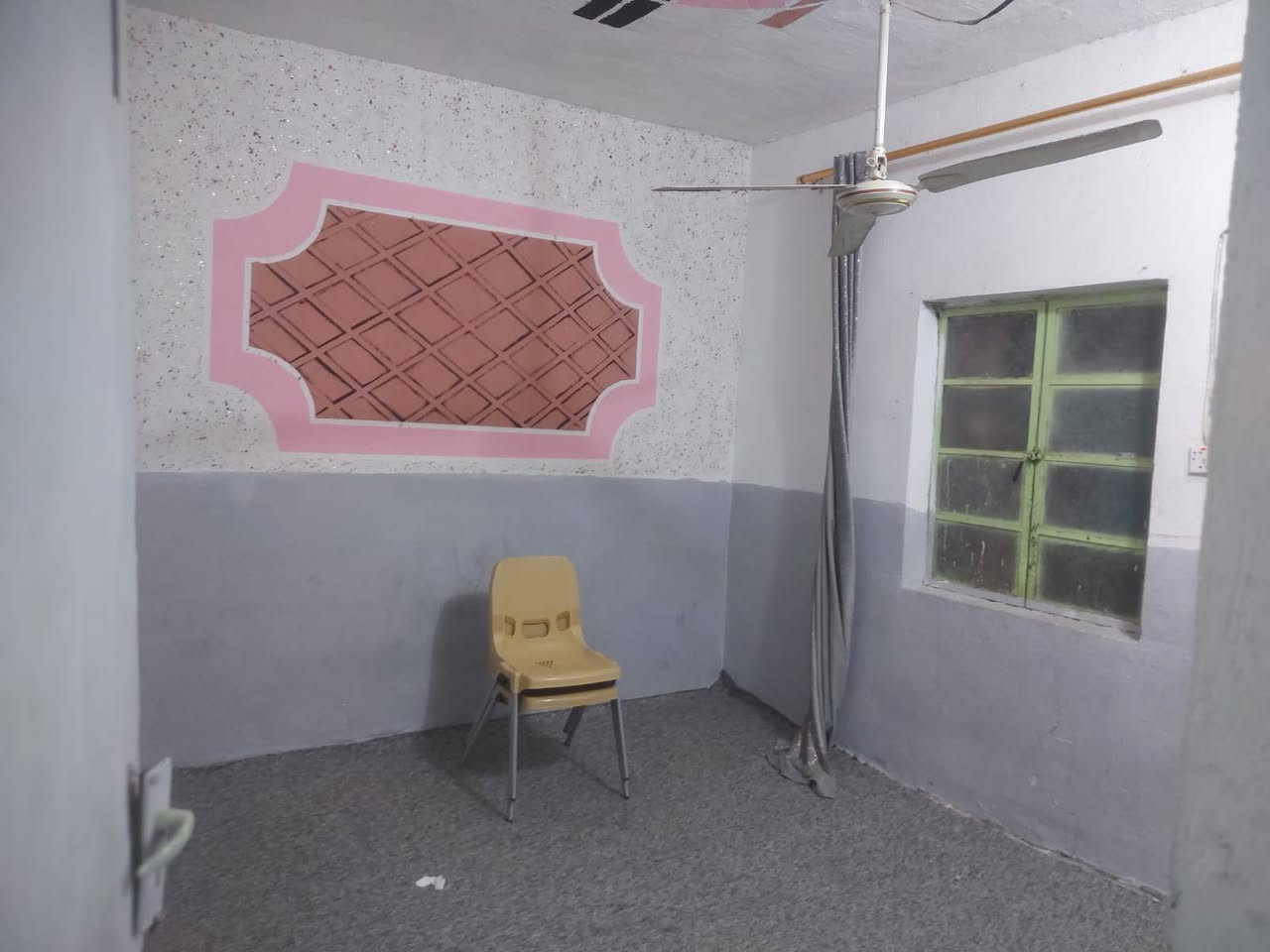 السلام عليكم بيت للبيع بل النجف الجديدة الرابعه مساحته55متر  التفاصيل بل الصور  والتواصل على الرقم  ***********
