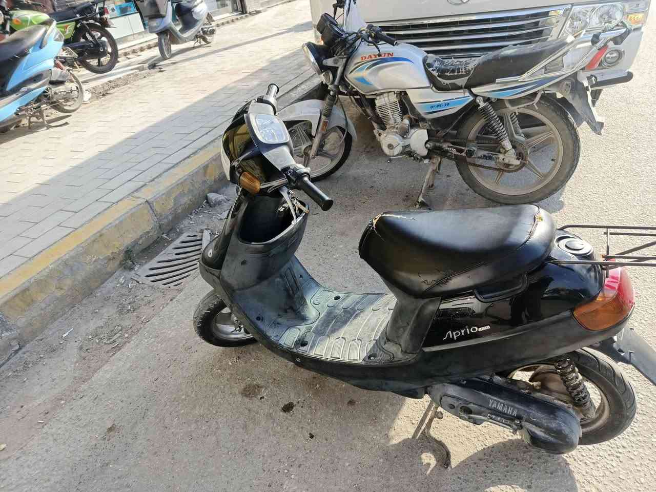 سلام عليكم دراجه بطه للبيع جديده موديل 97 ماصرله هواي من طالعه 12/8 طالع وصل معرض موحود مكاني كربلا
السعر 650 او بيه مجال
***********
