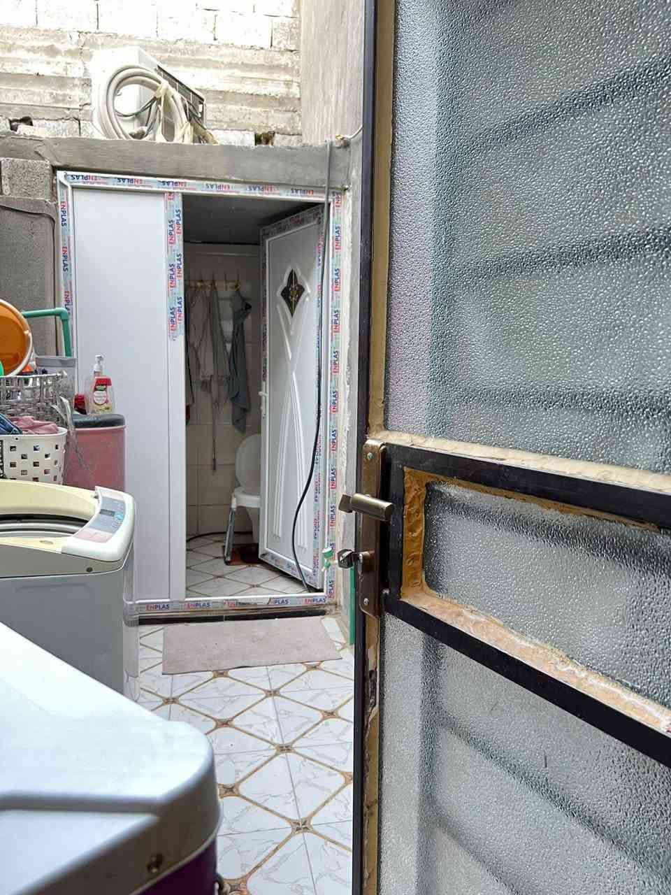 مشتمل في حي ذويب للاستفسار *********** 
هول
مطبخ
صاله
غرفه
حمامات 2
منور
