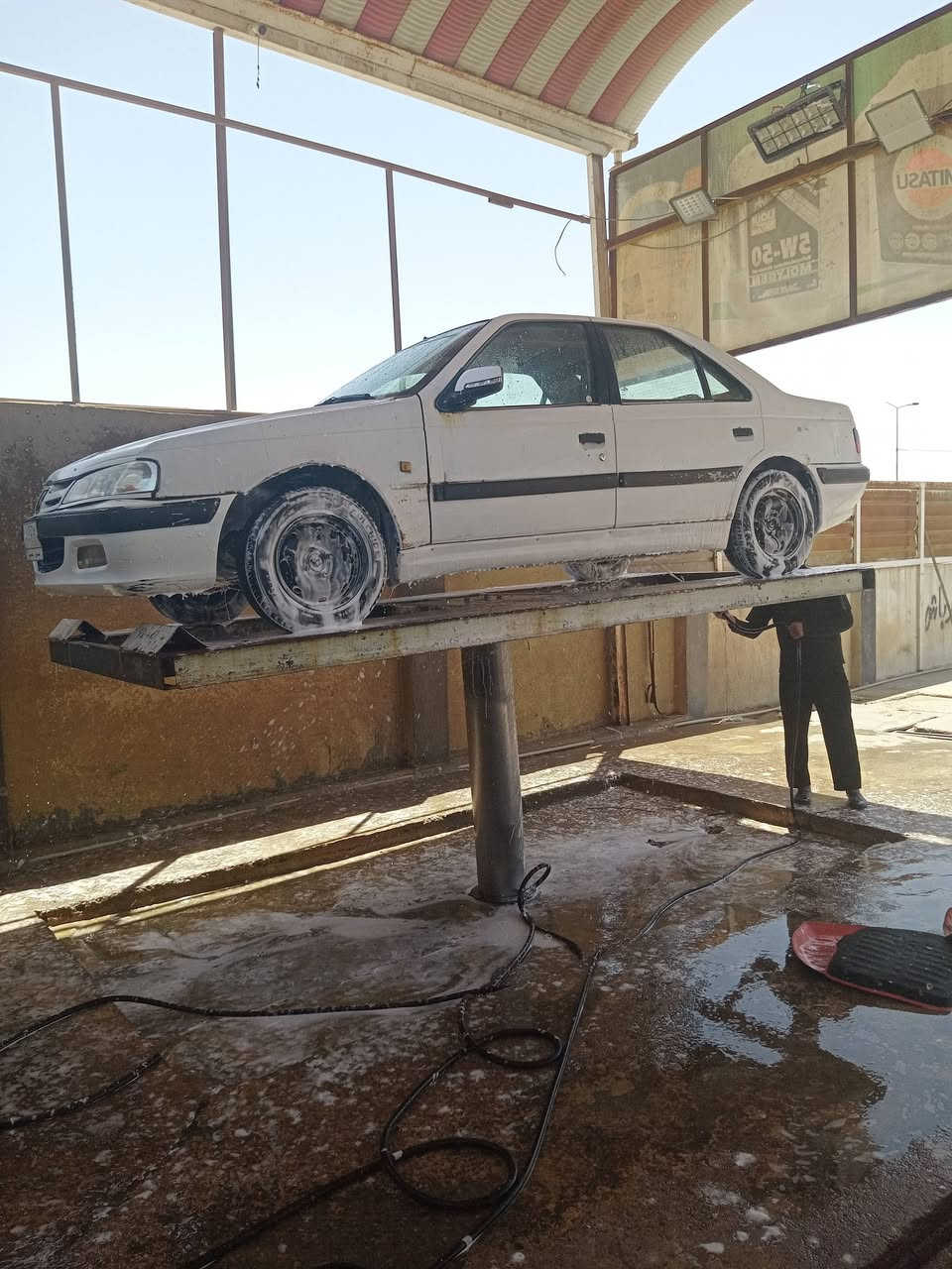 سلام عليكم بيجو باص 2013 البيع سياره حلوه تبريد خير من الله تخم تاير وذاء اكو مارسدس مراوس حسب القناعه / سعر خاص او تصال / ***********
