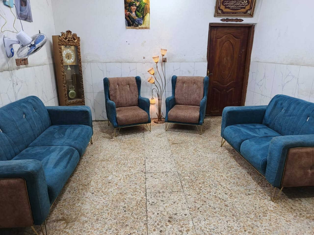 تخم 7 مقعد نظيف
سعره 220 وبي مجال مكان
 البياع يوجد توصيل بكروه ب واتساب
 ***********
