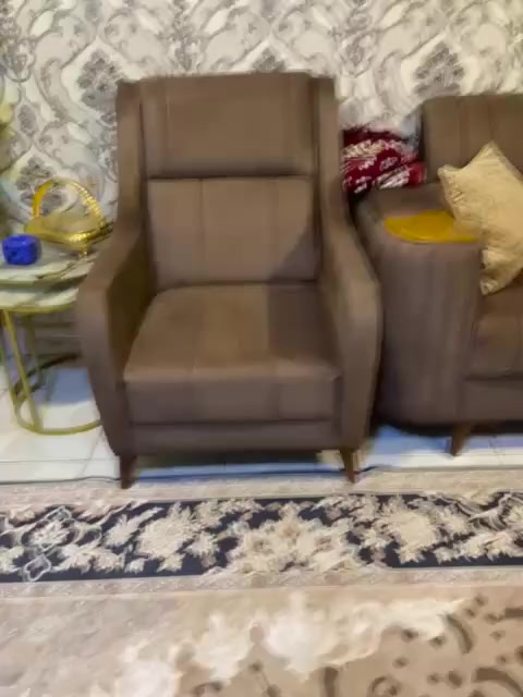 تخم عشره مقاعد كلش جديد سعر 450 بي مجال العنوان بغداد الدوره حي طعمه ***********
