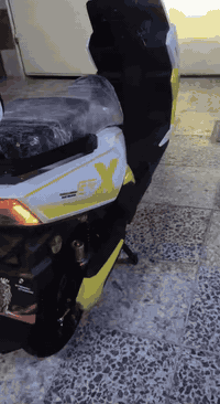 السلام عليكم دراجه شحن نضيفه موديل 2026 تشغيل سويج وكرت بطاريات نضيفه السعر 800$وبيه مجال بسيط مكان ابي غريب الشهداء واتساب ***********
