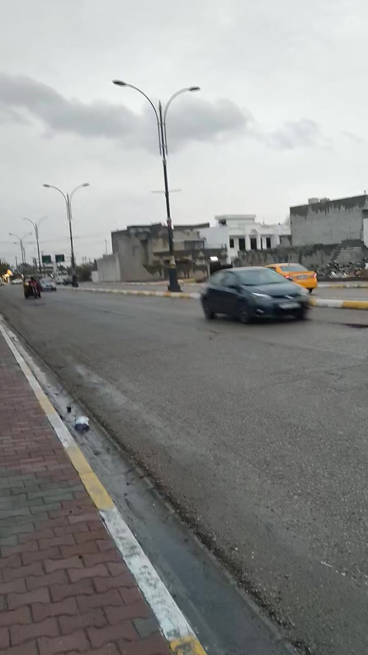 قطعه ارض للبيع 125 مترطابو واجهه 6.25 مكان بين حي الوحده وحي شهداء قريب عل تموينيه ثالث بيت من شارع العام مكان جيد جدا للستفسار اتصل ***********
