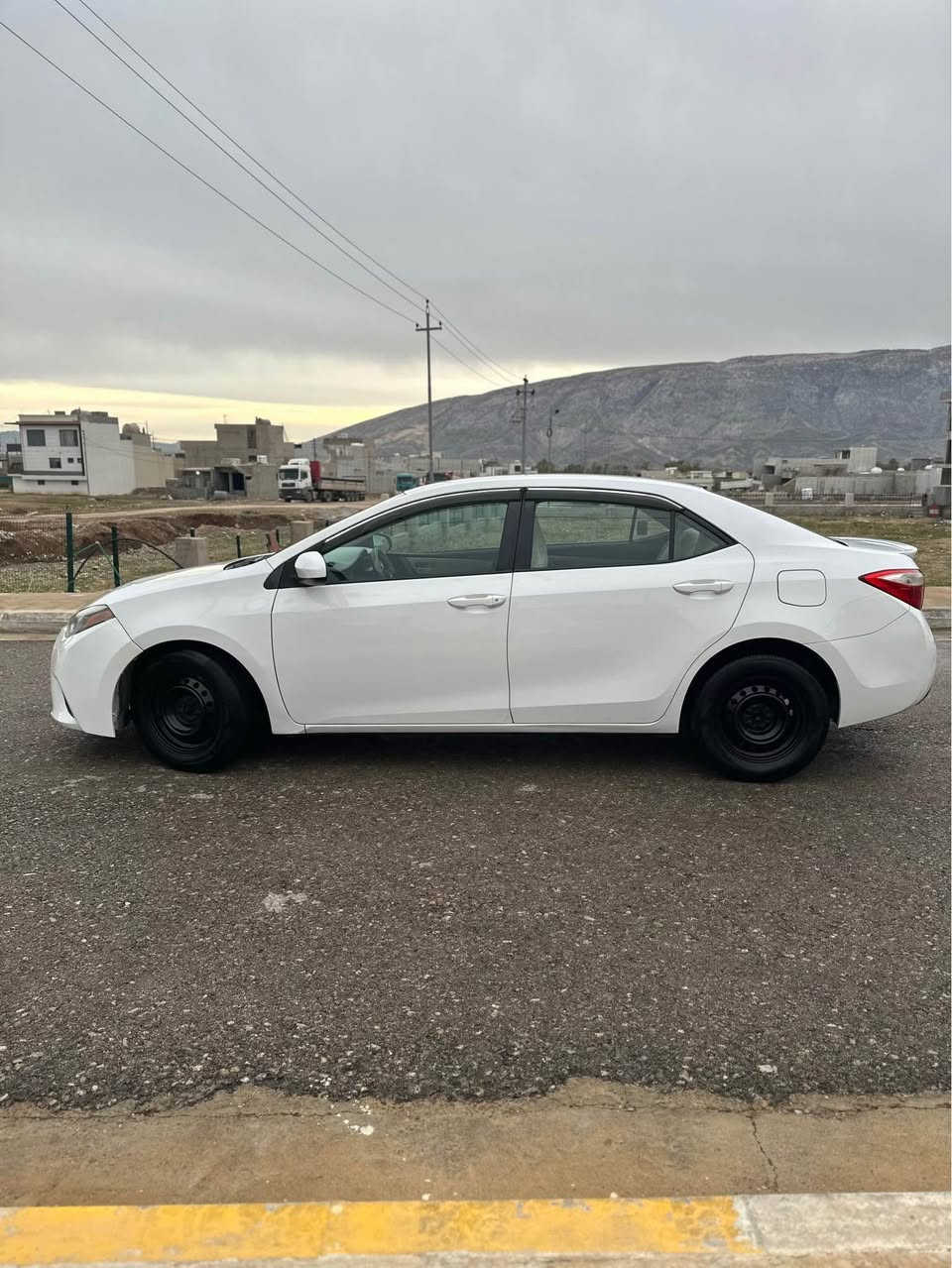 کرۆلا ٢٠١٥
ئەمریکی 
ناو زەرد 
شاشە ئایپاد
تەحدید سورعە
سەنەوی تا ٢٠٢٩ تازەیە 
٥ پارچەی بۆیاخە
گێڕ مەکینە تەحویل بڕانەوە بە شەرت
سعر:١١٢ گەڵا و مەجال
(0771 156 9677) دار بنديهكان, السليمانية
