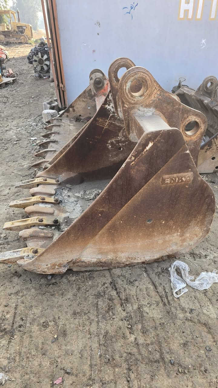 كيله للبيع ياباني مستخدم بم 90 عرض 125 مال هيتاشي العنوان واسط العزيزيه الشارع العام محلات بيت الزهلول الأدوات الاحتياطيه للحفارات الهيتاشي  ***********📞 واثق 
ملاحظة الكيله ترهم من حجم 220 الى 280 بدون فطر ولحيم
