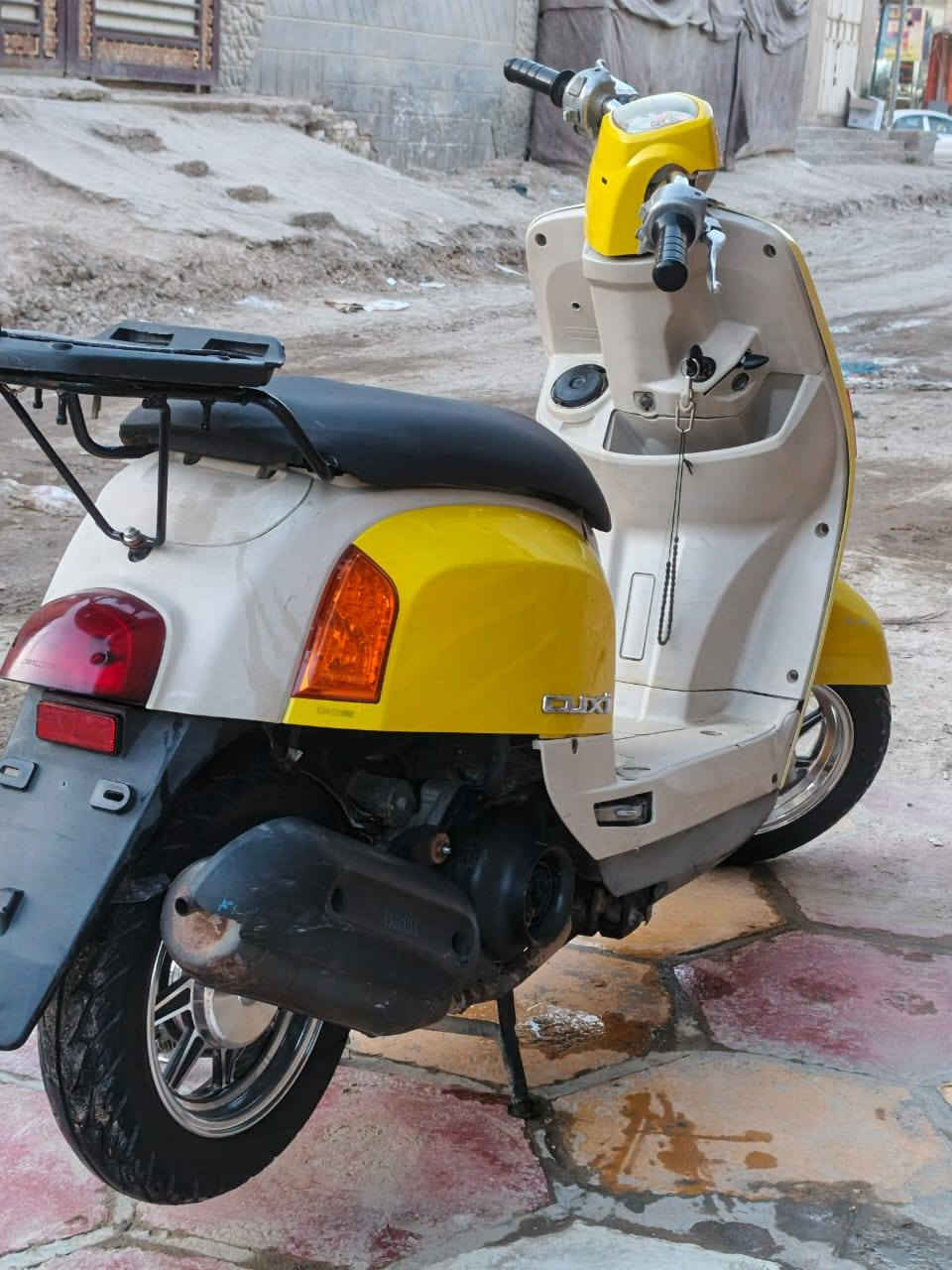 ماكس بوليس موديل 2007بلادي مختمه سلف هندر مابيه نقص  مكينه ناعمه سعر 750وبيه مجال عنوان حي العسكري***********
