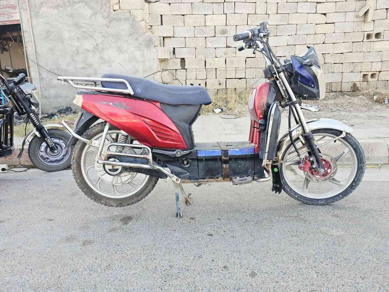 دراجة شحن هارلي للبيع 
نظيف جاهز من كل شيء بطاريات زينات السعر 375 قابل للتفاوض 
للاستفسار على الخاص او الاتصال على الرقم ***********
