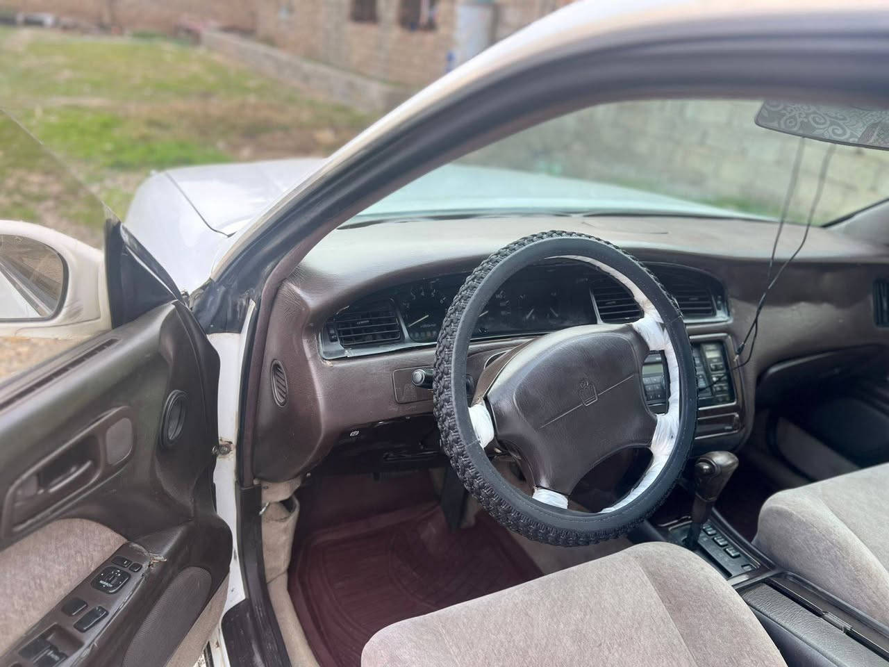 السلام عليكم بطه للبيع رقم صلاح الدين الماني كير محرك صدر تواير كلو جديد داخل جديد تدفئه شغال صبغ قطعتين السعر 47وبيهه مجال ***********
