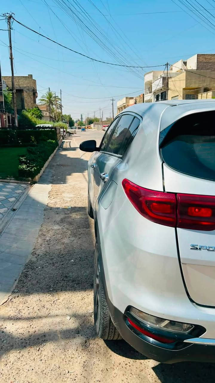 سبورتج 
موديل 2021 
نص فول 
رادار 
كامره دواره 
شاشه كبيره 
تحكمات جهتين 
تبريد قطعتين 
دفع رباعي 
نضام نزول منحدرات 
عداد المشي 70 
تحديد مسار 
كروز سرعه 
صبغ جاملغ خلفي ايمن 

لل استفسار 
***********
