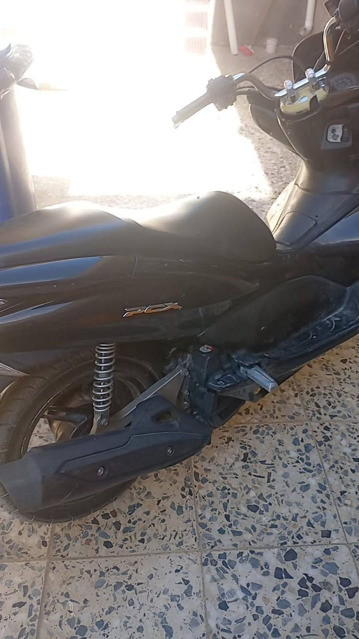 Pcx للبيع
مدينه الصدر 
متوفر ماسنجر
*********** واتساب
