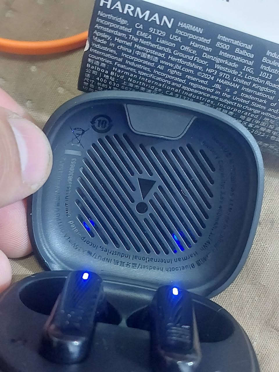 JBL T280Tws Xe 
السعر 20 الف


**إذا كنت صاحب هذا الإعلان وتريد حذفه لأي سبب، رجاءا أرسل رسالة إلى الدعم الفني**