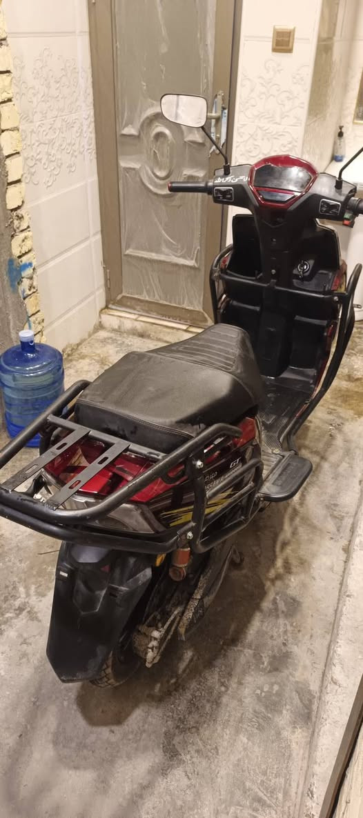 سلام عليكم سكنس شحن شركة حسن وحسين سته باتري مسطره عل فحص الدراجه مدرعه بالكامل لايت عالي اشاير يمنه يسره شغال دبل اشاره هورت بك كله شغال الدراجه مابيه اي نقص سعر 700 
***********
