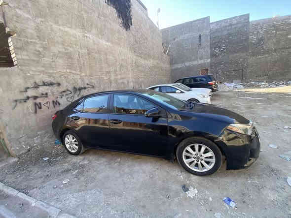 السلام عليكم 
تويوتا كورلا LE للبيع موديل 2016. محرك 1800 رقم أربيل بإسمي. المحرك والگير والكهربائيات والتبريد بحالة ممتازة. السيارة ماشية 190 الف ميل. والسونار مرفوق مع الصور 
السعر 120 ورقة وبيها مجال. مكان السيارة بغداد الدورة 
***********
