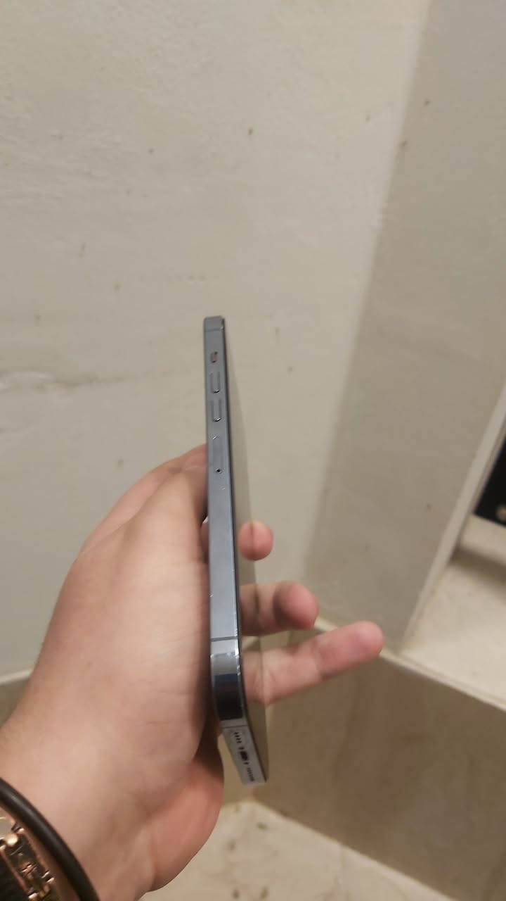 السلام عليكم
ايفون ١٣ برو ماكس 
مبدل بطارية وشاشة ذاكرة ٢٥٦
السعر ٥٠٠
***********
