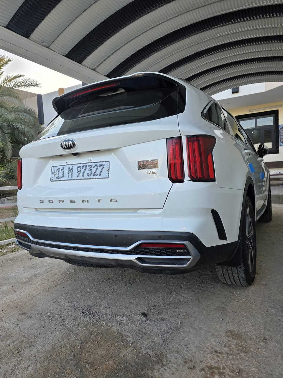 سلام عليكم للبيع كيه سورنتو مكفوله كفاله عامه السياره تحويل ثاني يوم ماشيه ٧٠ الف موديل 21 فول مواصفات عده لبني رامه بصمه جنطه كهرباء مري شفط كشنات جلد سته سلدر سياره جديده بمعنه لكلمه السعر 285 بيها مجال رقم الهاتف ***********
