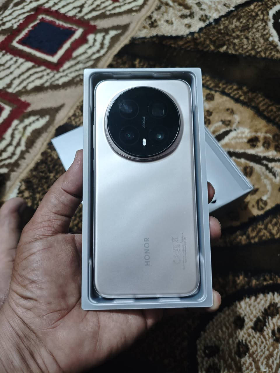 هونر ماجيك 8 پرو بعده بلزگة الشركة
النسخة العالمية
كامل الملحقات
الذاكرة 512
الرام 12
الشاشة أولد
يدعم الشحن السريع بقوة 100 واط
للبيع بـ مليون و 200
أو للمراوس
مكاني بغداد

رقم الهاتف
***********
