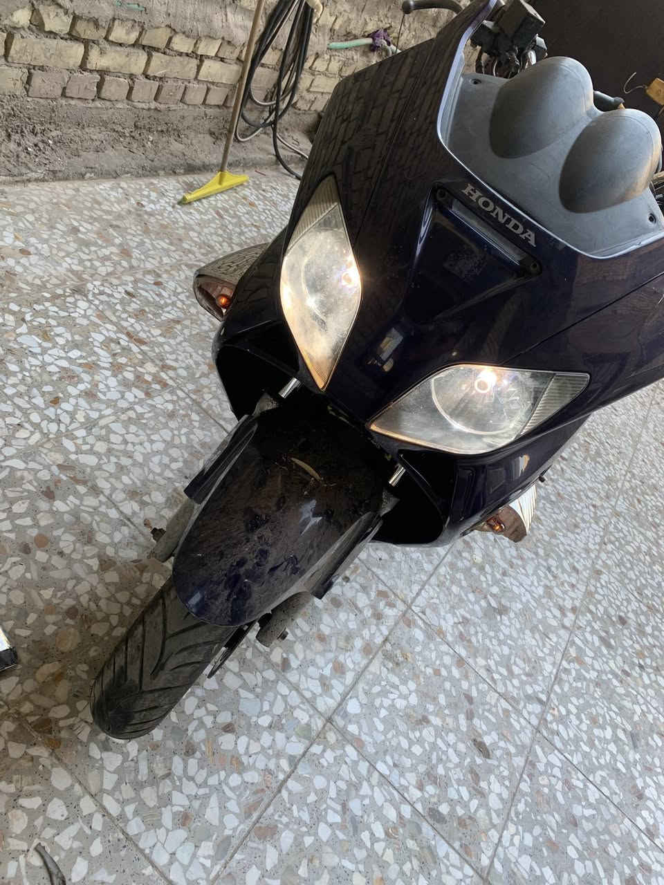 فورزه 06 كفراتها يرادلها ترتيبات مكينه بلاد مامفتوح برغي بيها ولامبدل بيها شي  دبلات جديده تايرات جديده اوراقها موجوده 

*********** هذا رقمي مكاني بلديات
