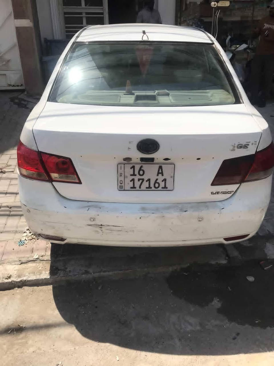 السلام عليكم
BYD للبيع موديل 2013  سنويه تنتهي 2027 سياره فول  مواصفات فول للأخير مكينه بلاديه نضيفه
كير اوتو تبريد شغال كامل سياره صدرها تعبان نص عمر تجي تفحص وتشوف سعرها ٤٠ وبيها مجال للأستفسار ***********
