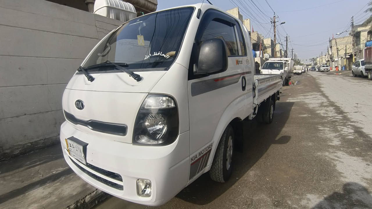 كيا بنكو موديل 2016  محرك 2700 بلادي
مكفولة كفالة عامة ضربة وكص وتبديل صبغ مكانات بصيطة 
شاصي مكفول 
محرك كير اكسن مكفول 
تبريد شقال 
تخم تاير امامي خلفي جدد 
حدادية جديدة
سيارة مامتعوبة علا وضع الشركة 
السعر 114  وبي مجال 
رقم بغداد  وطني تحويل مباشر. سنوية لغاية 27
مكاني بغداد مدينة الصدر الاورفلي 
رقم الهاتف ***********
