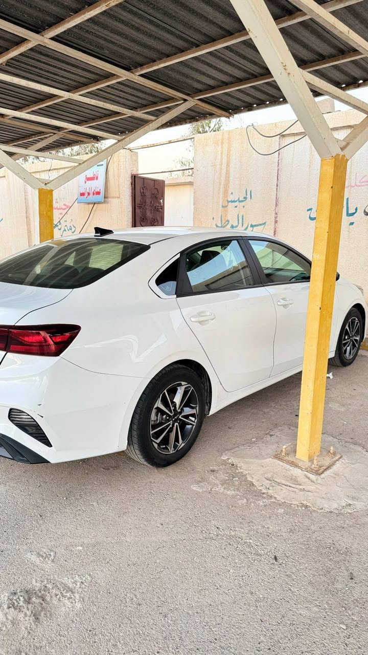 مكينه 2000دوش
شاشه تدعم الكاربلي
كامره خلفيه
رادار امامي
انضم قياده3
تحكمات ستيرن +نضام تحديد المسار
سياره نضيفه وخير من الله جديده 
حادثه جاملغ سرقه عكس السائق 
سعر (١٦٥)وبيه مجال للشراي 
العنوان بغداد مدينة الصدر فقط للبيع***********
