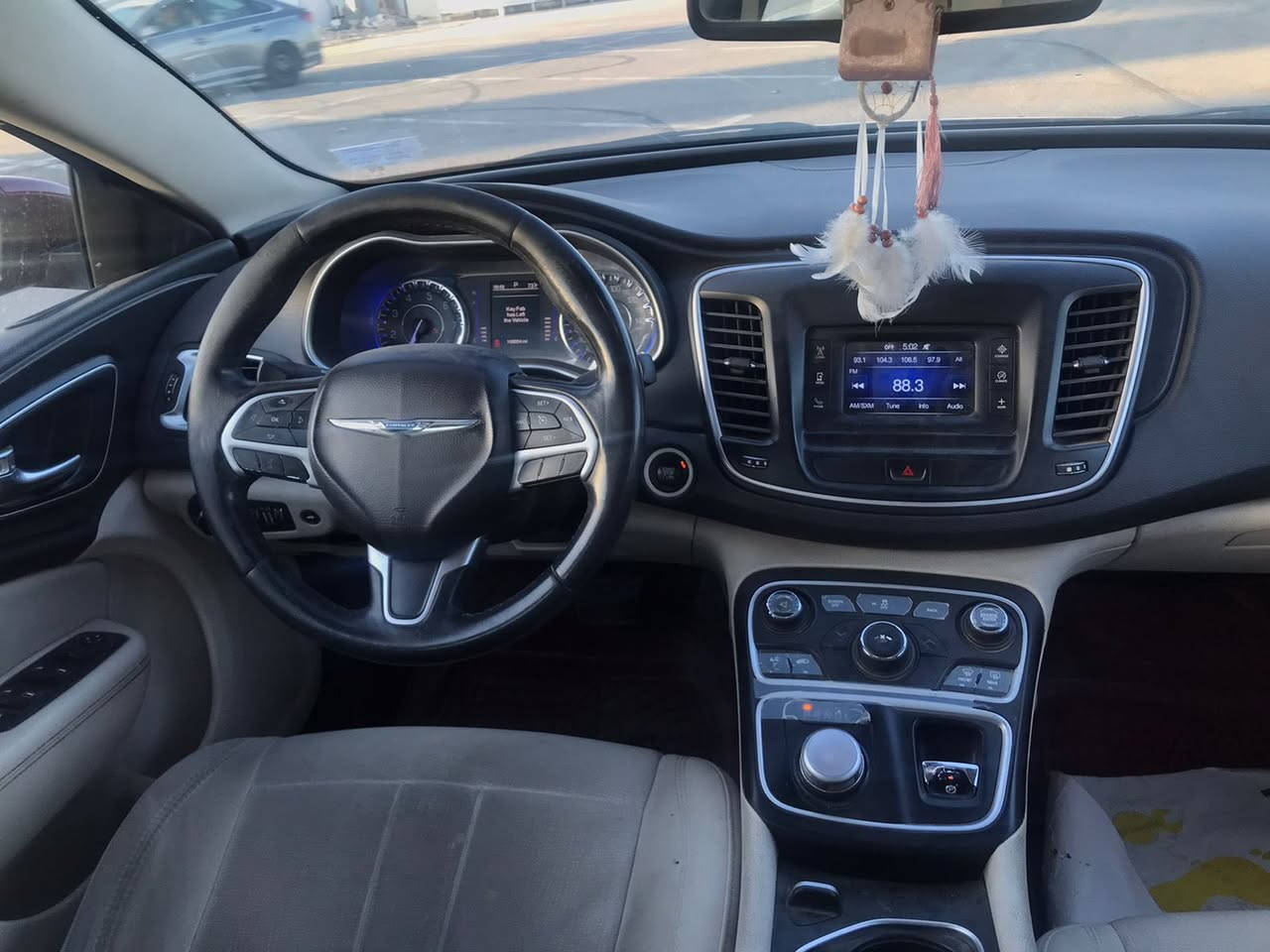 سلام عليكم
C200
اللون: ماروني 
الموديل :2015 
المكينه :2400
الفئه : العادي 
الشاشه : لمس صغير 
منفذ : Aux / usb / بلوتوث
ضربة امريكا شخط صغير بالبنيد 
باب الخلف السائق مبدل اصلي 
جاملغ الخلفي تصليح الخلف السائق 
داخل ابيض ملكي 
قطعة تبريد 
كير ماوس 
9 نمر 
السعر 110 
***********
